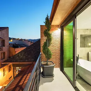 mit-hotel-tbilisi.alltbilisihotels.com/