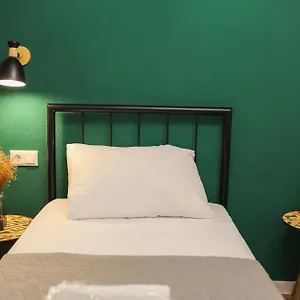 mohika-aparthotel.alltbilisihotels.com/
